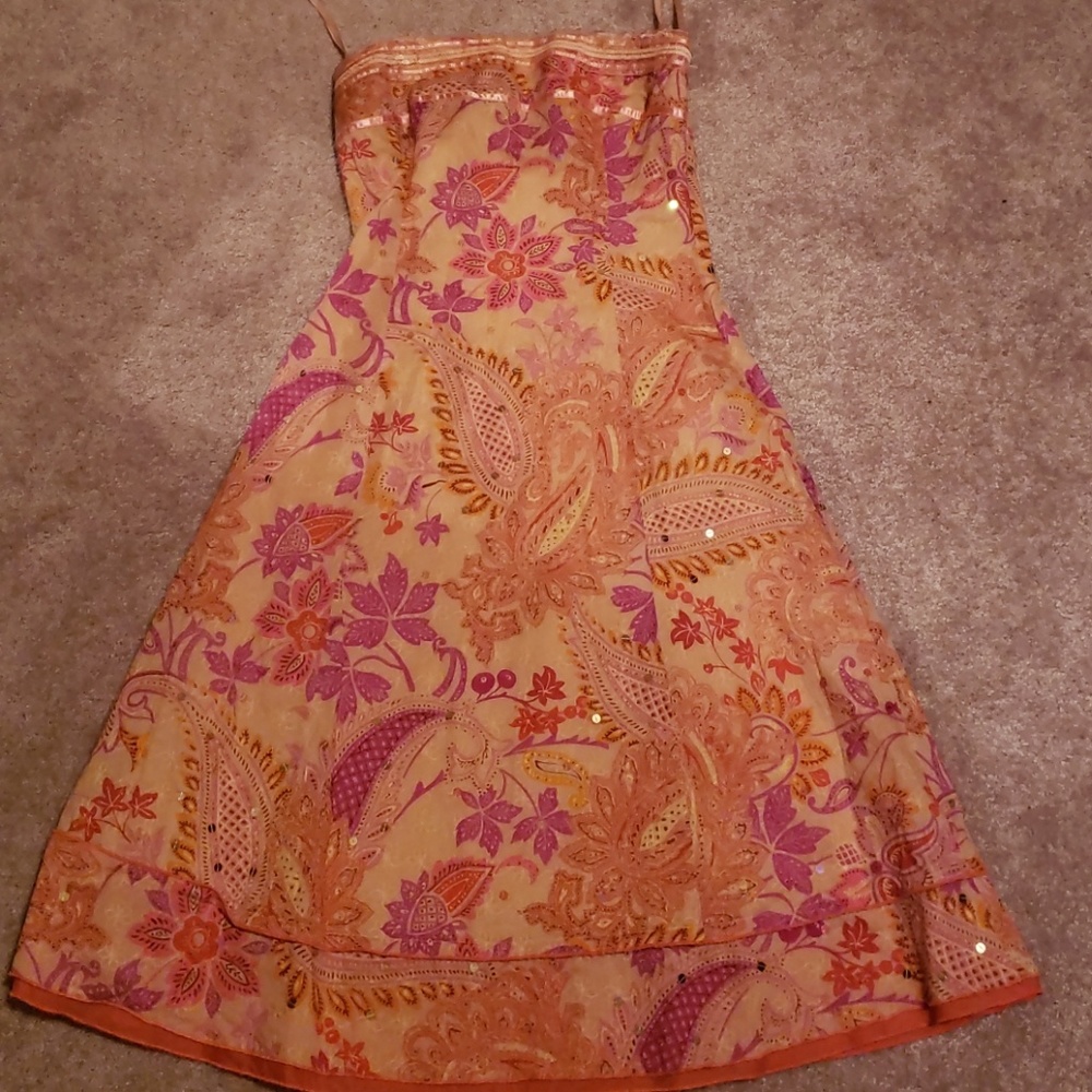 Gorgeous summer dress perfect for any occasion.